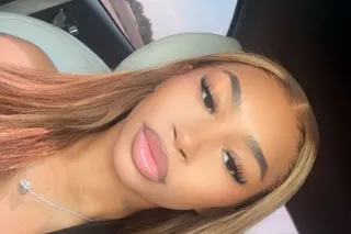 NEW IN TOWN💌INS+OUTS - Image 1