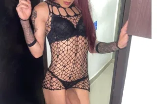 Trans girl looking to have a good time - Image 3