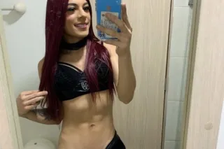 Trans girl looking to have a good time - Image 1